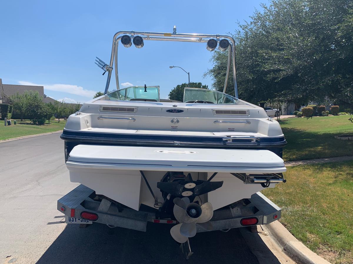 Chaparral 2330 SS
