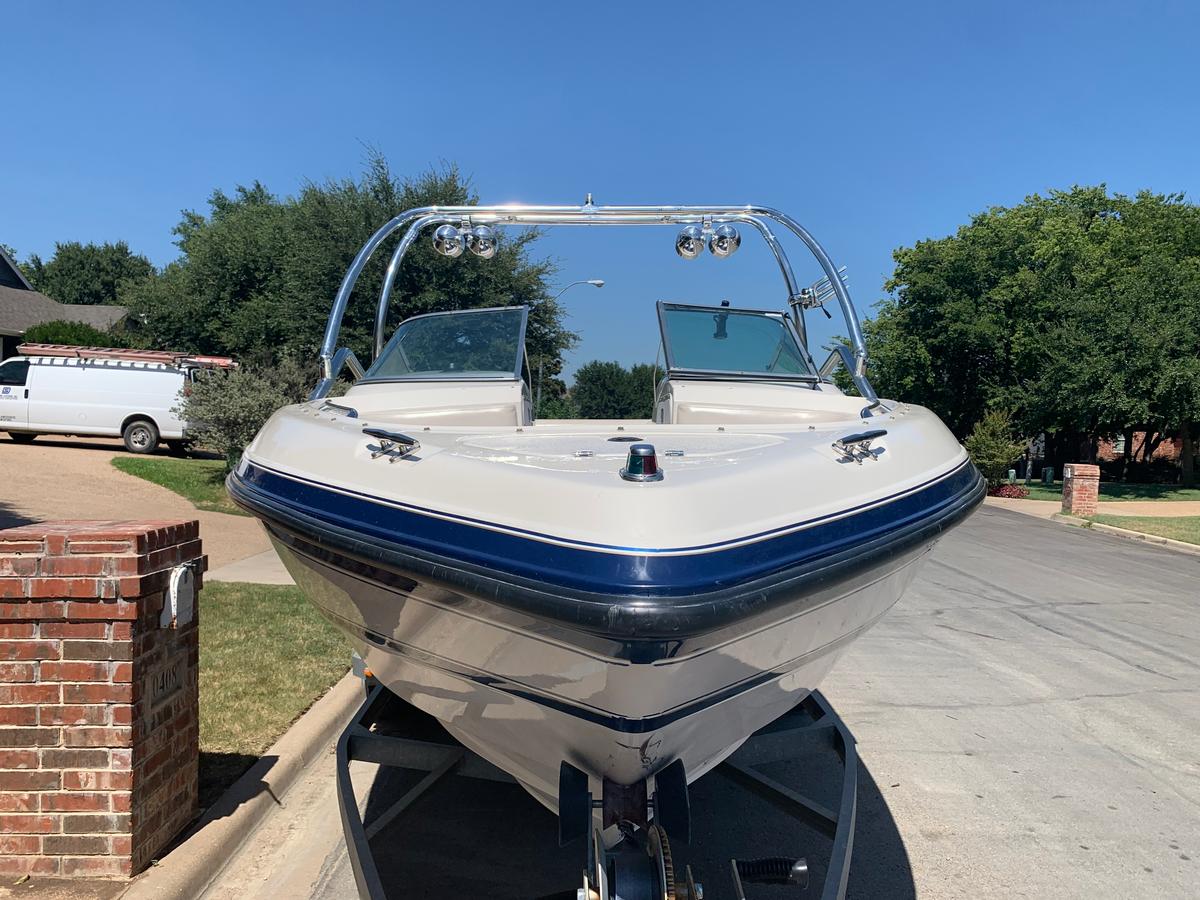 Chaparral 2330 SS