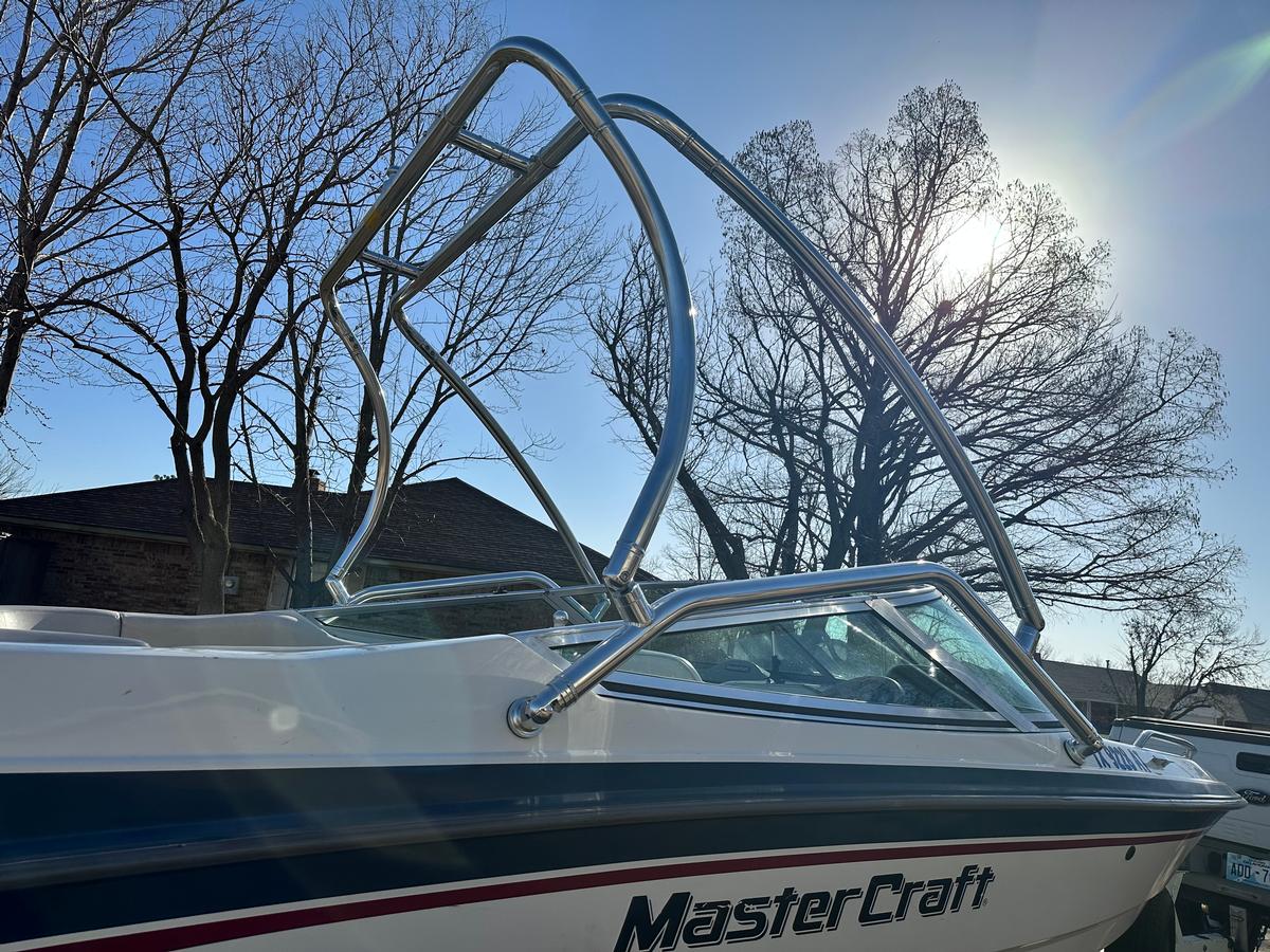 Mastercraft MariStar 225V