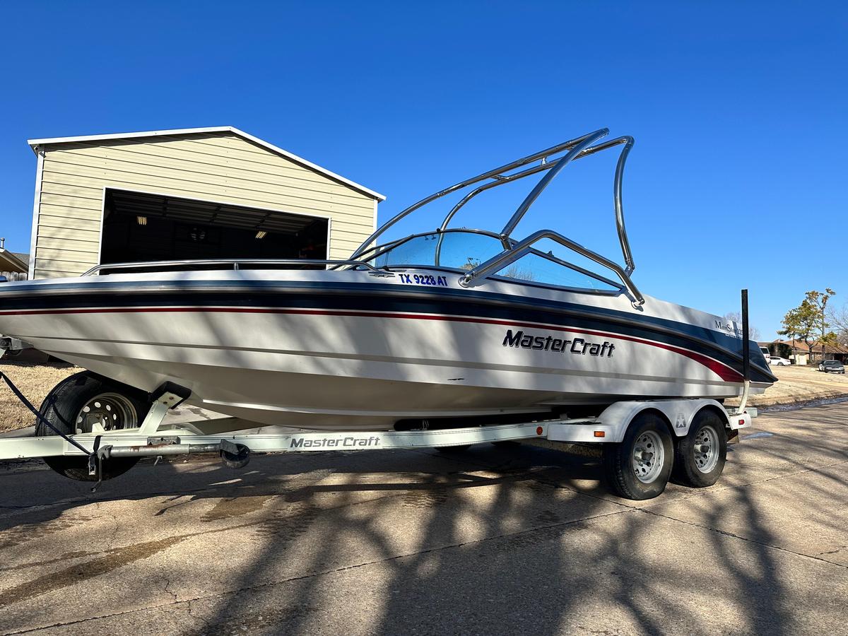 Mastercraft MariStar 225V