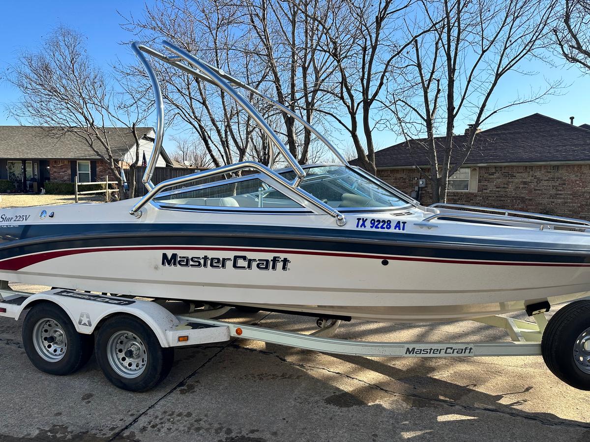 Mastercraft MariStar 225V