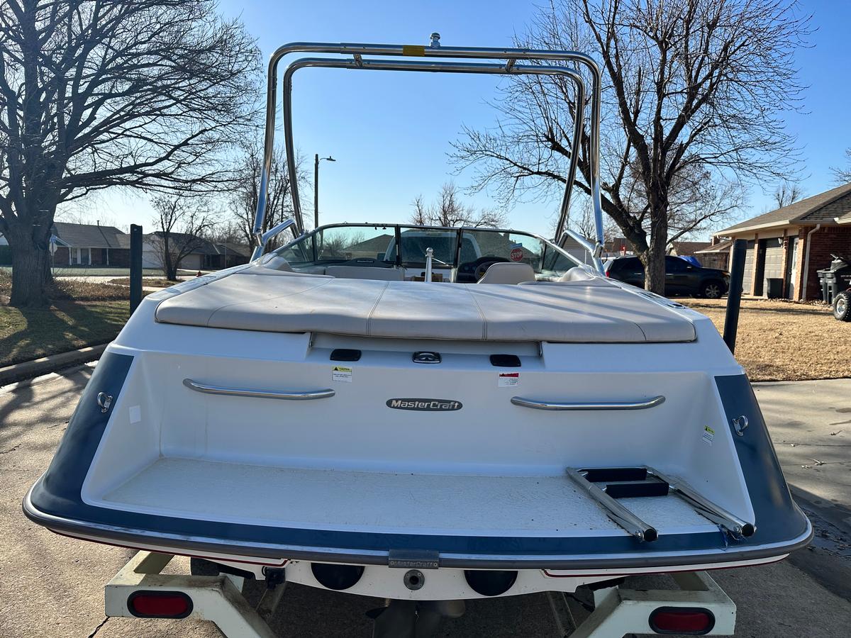 Mastercraft MariStar 225V