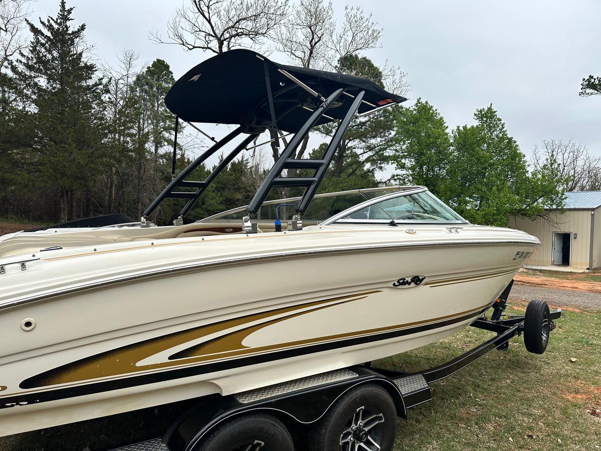 Sea Ray 210 Signature