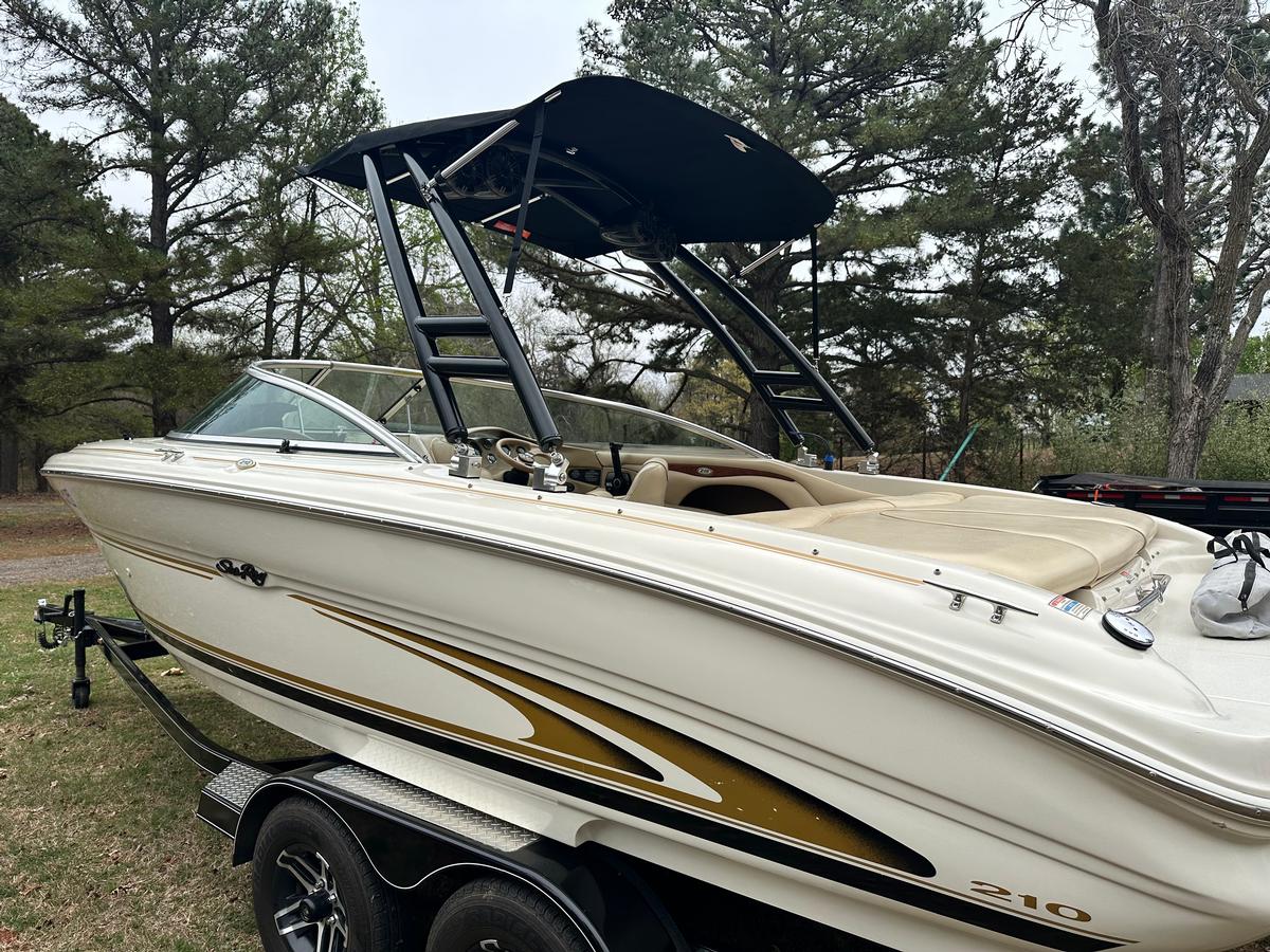 Sea Ray 210 Signature