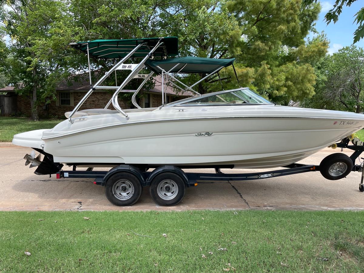 Sea Ray 230 Select