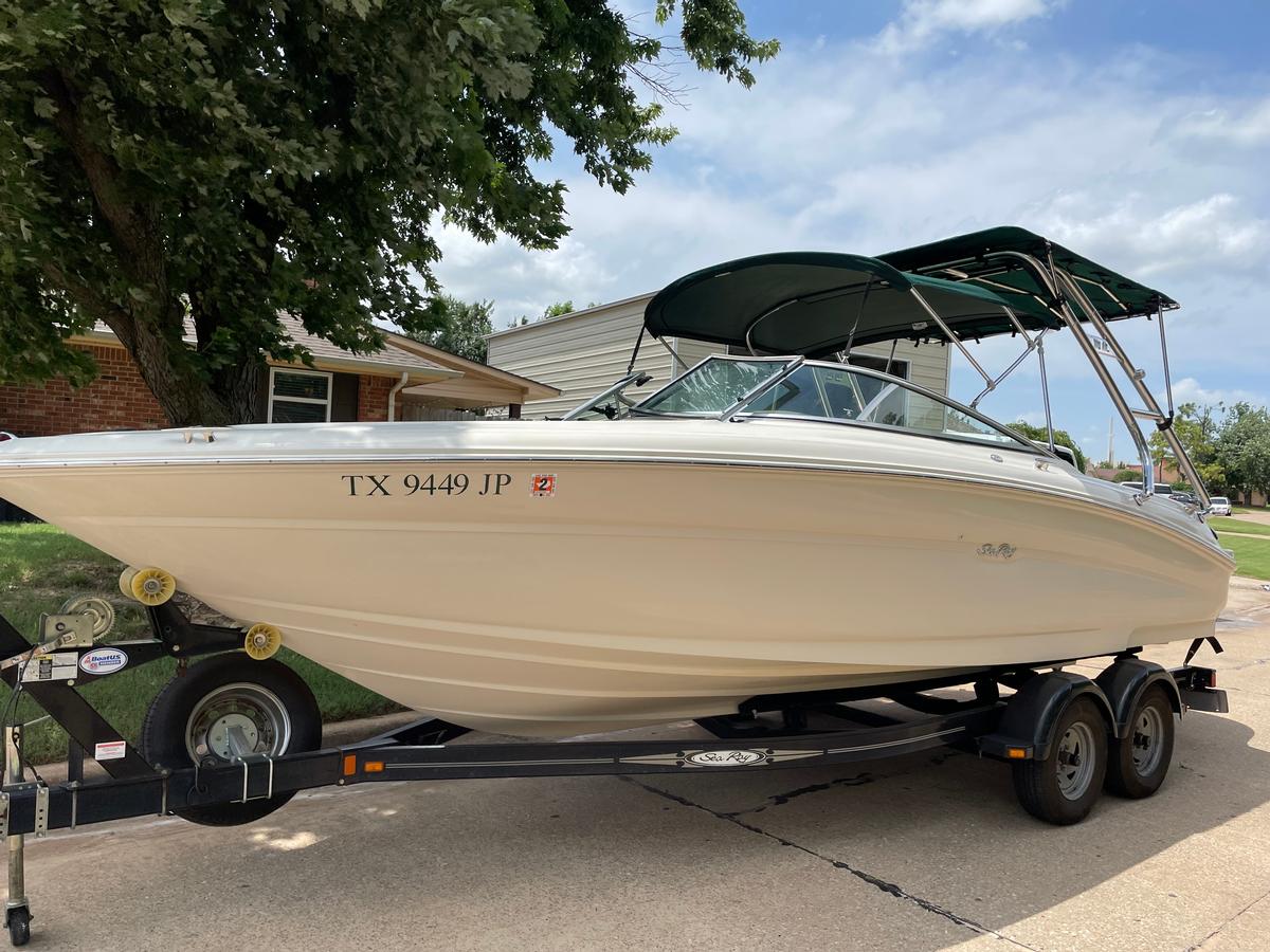 Sea Ray 230 Select