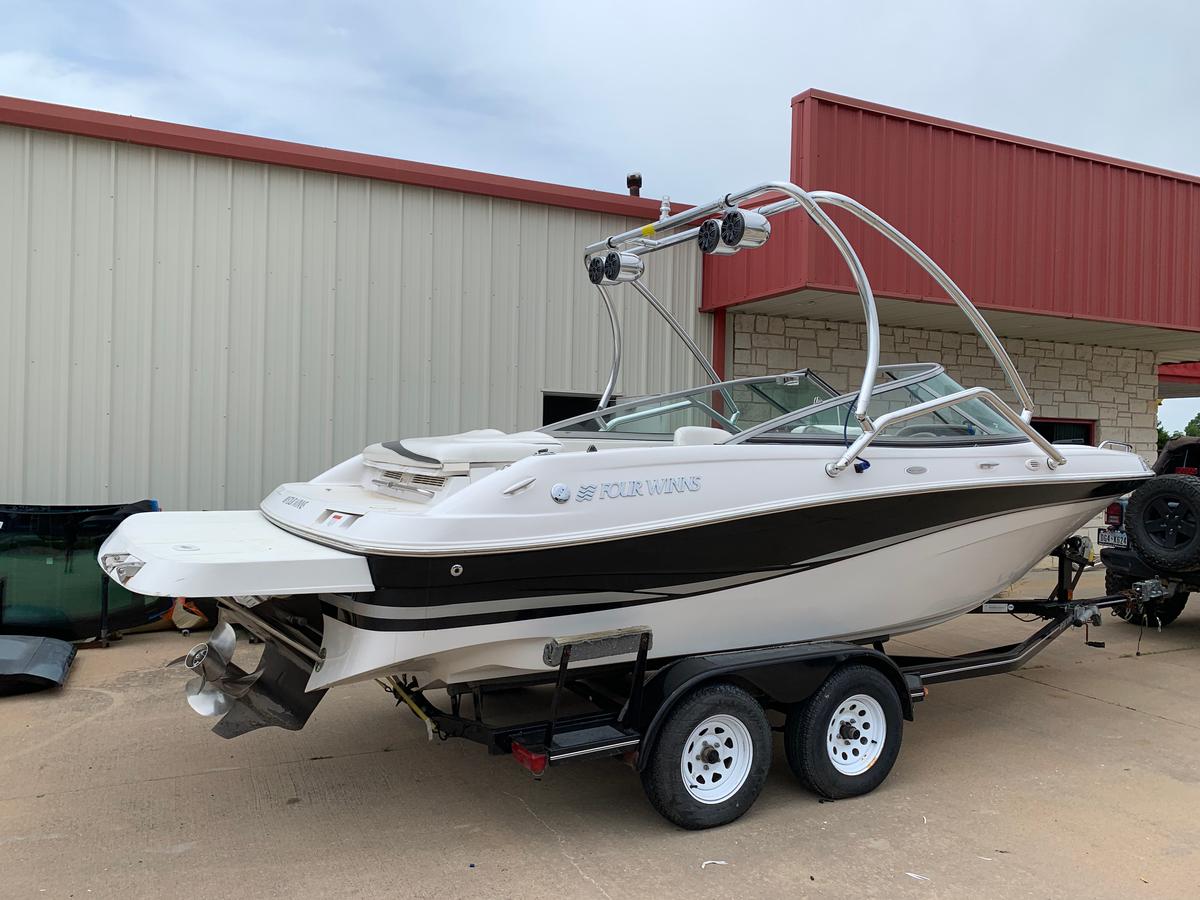 Four Winns 220 Horizon