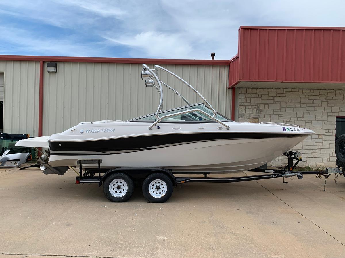 Four Winns 220 Horizon