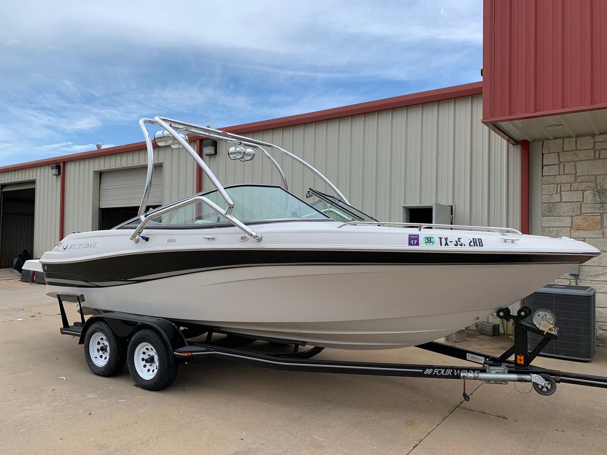 Four Winns 220 Horizon
