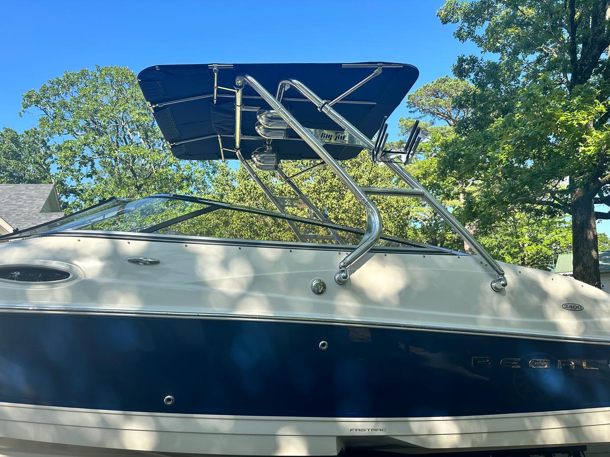 Regal 2400 LSR