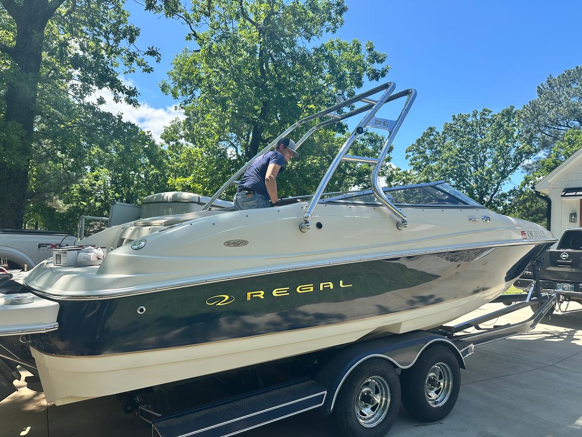 Regal 2400 LSR