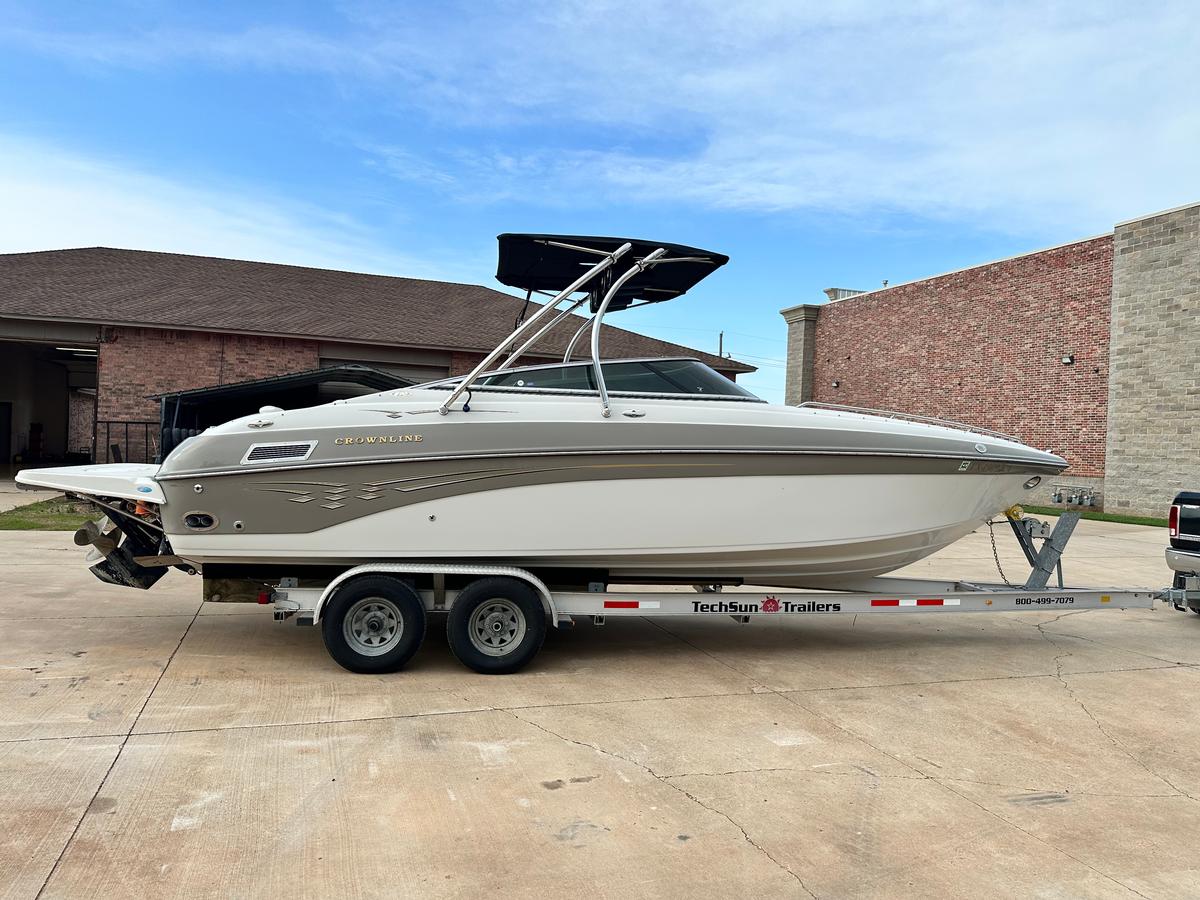 Crownline 270