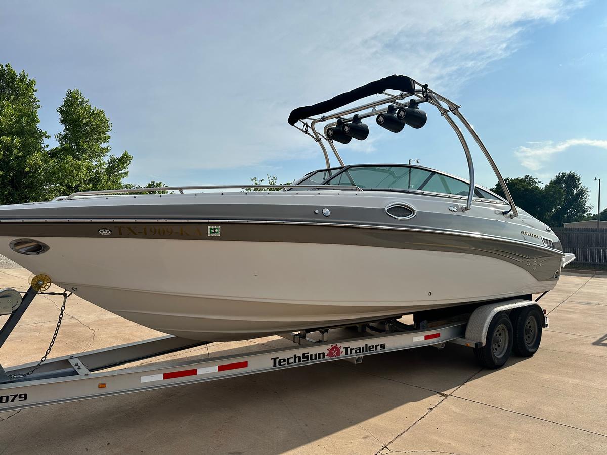 Crownline 270
