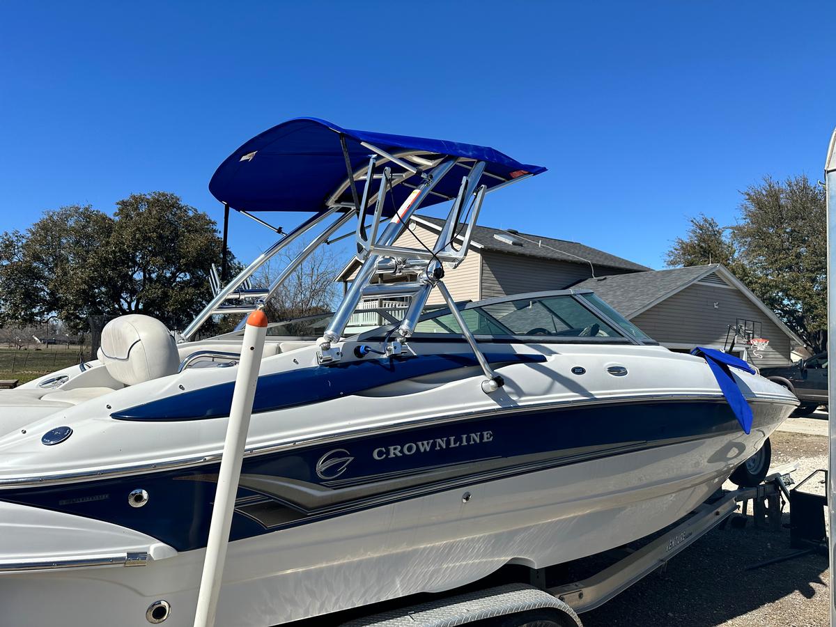 Crownline 220