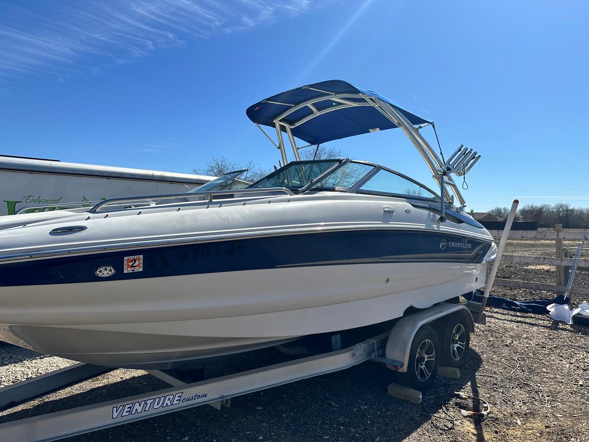 Crownline 220