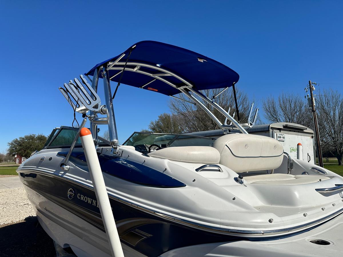 Crownline 220