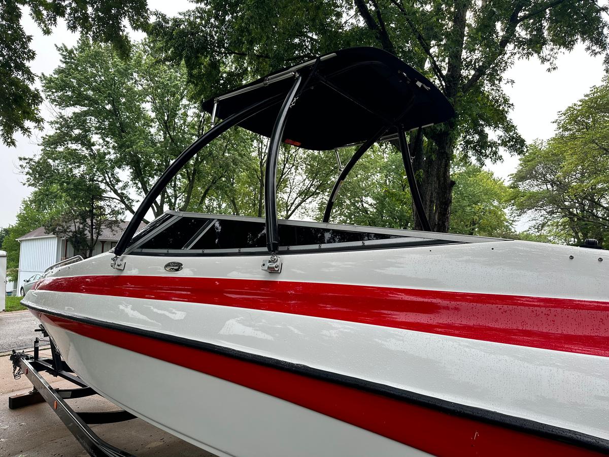 Crownline 266 BR