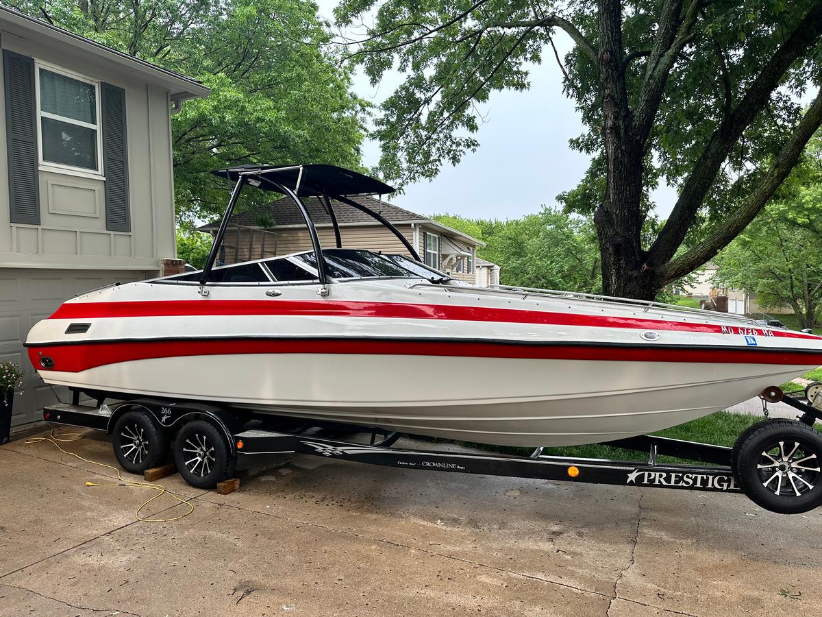 Crownline 266 BR