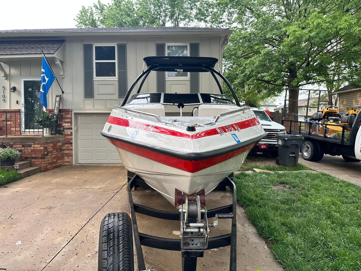 Crownline 266 BR