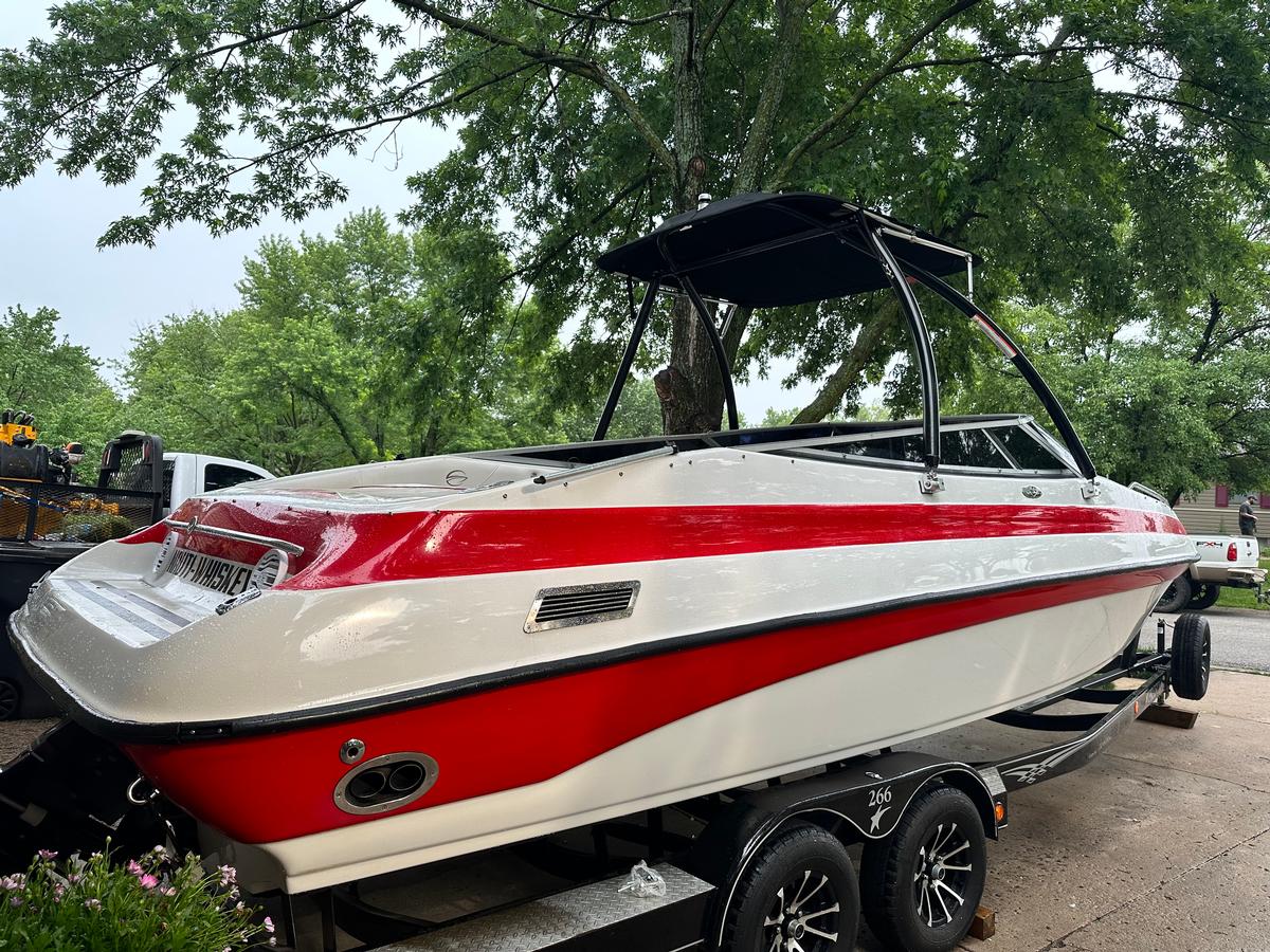 Crownline 266 BR