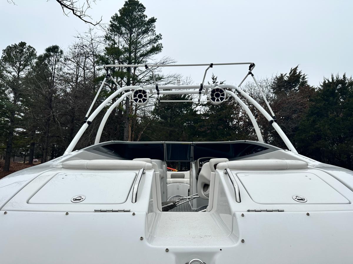 Crownline 270