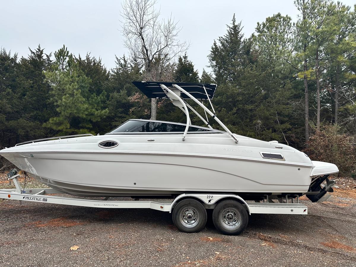 Crownline 270