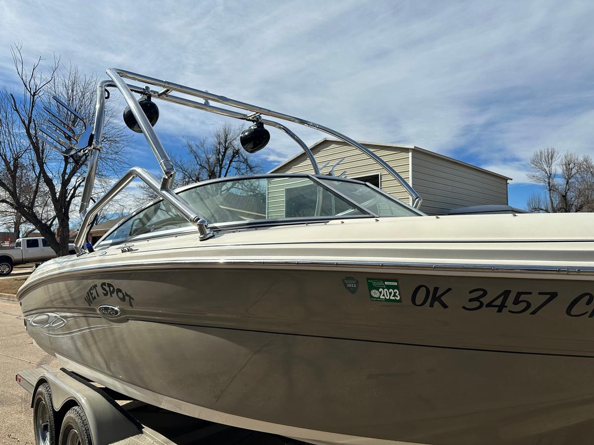Sea Ray 220 Select