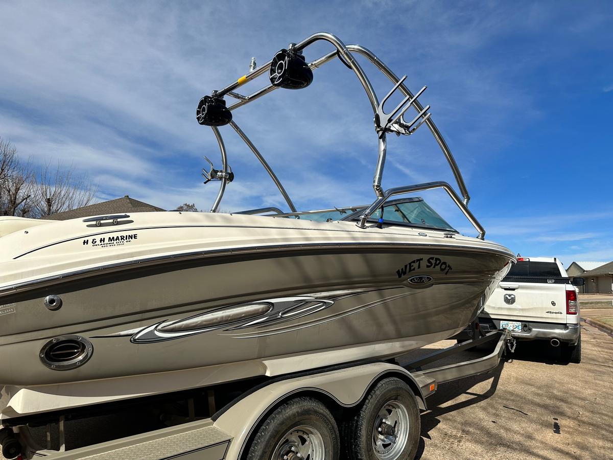 Sea Ray 220 Select
