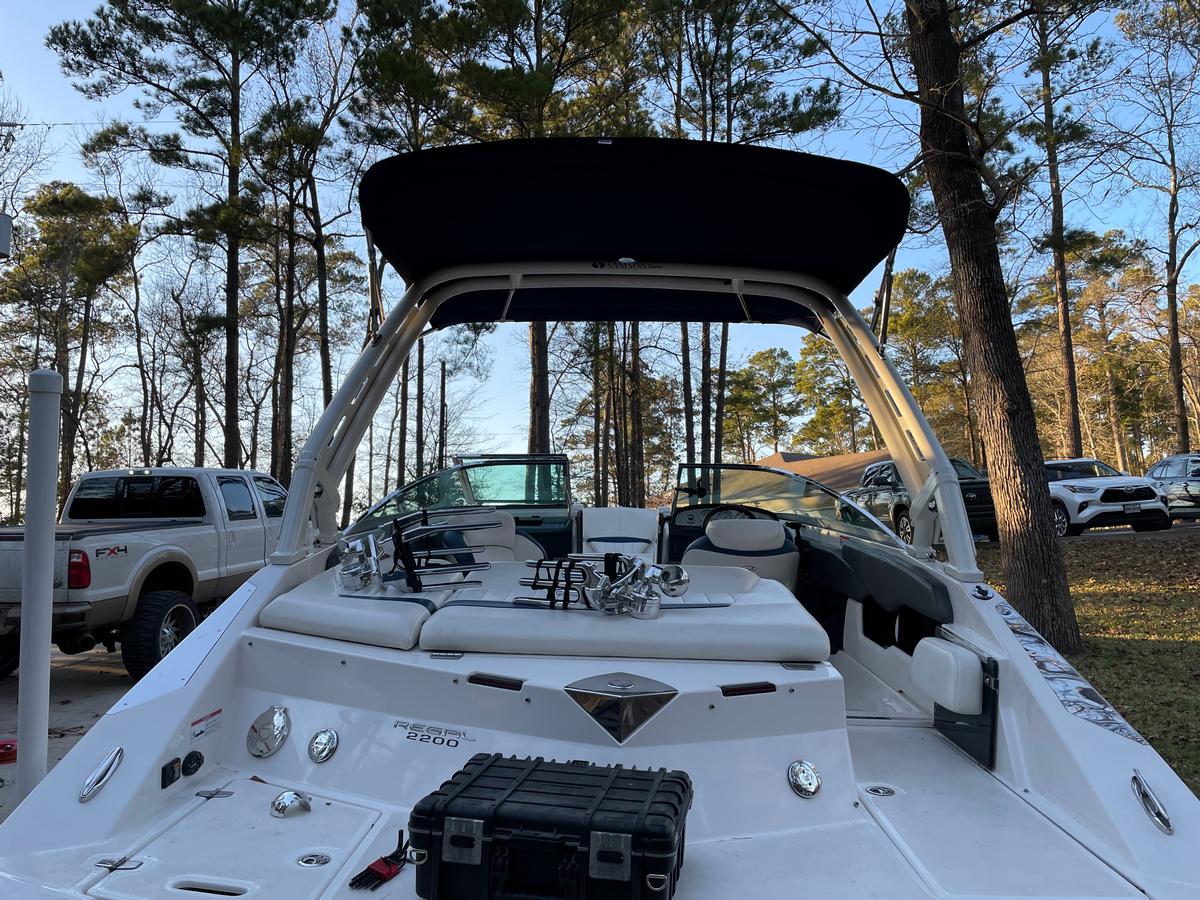 Regal 2200