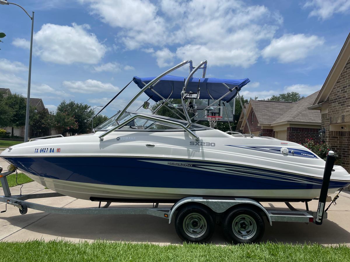 Yamaha 230 SX